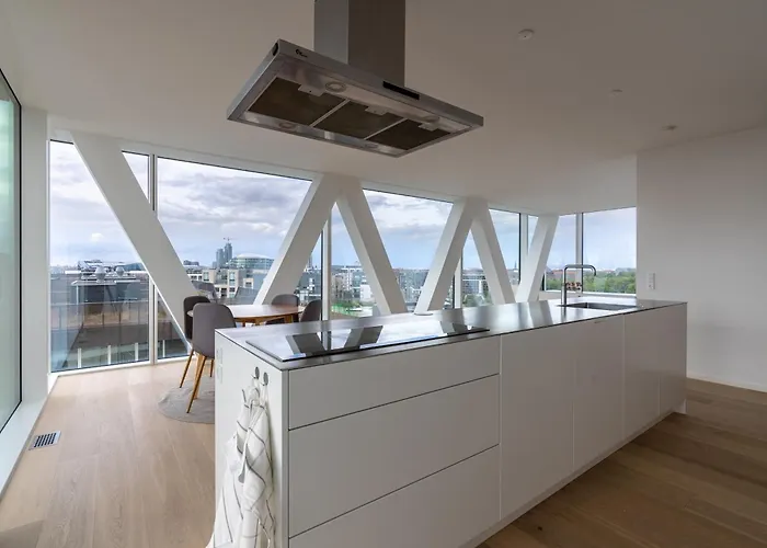 In With Water View Lägenhet