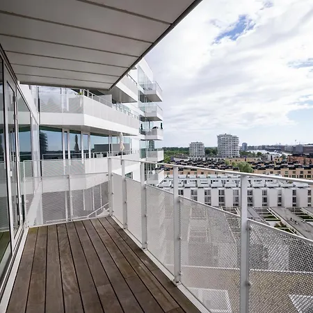 Apartment In With Water View *